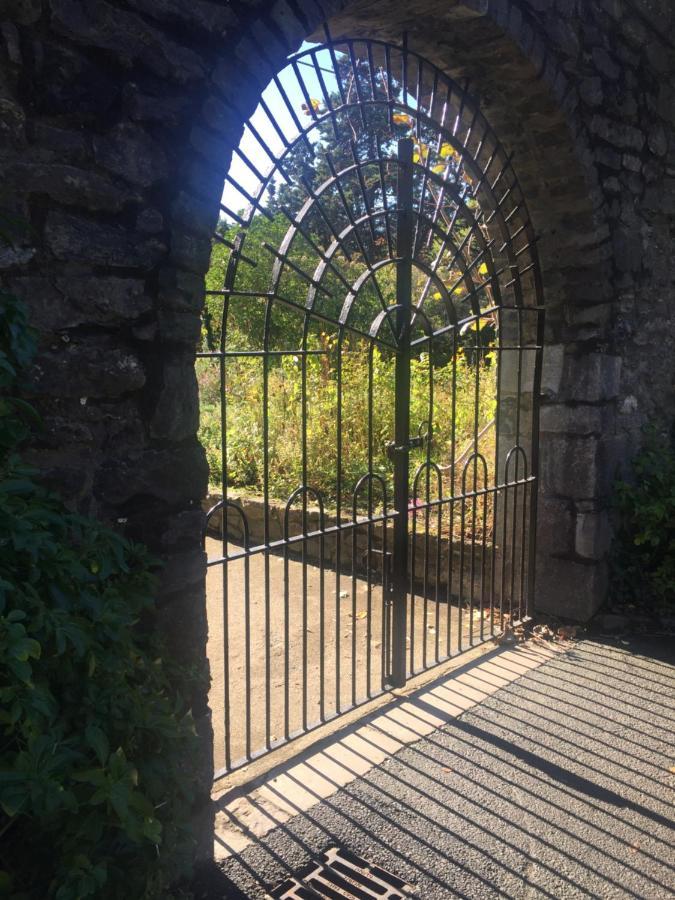 The Lodge At Bodenlodge Malahide Exterior photo