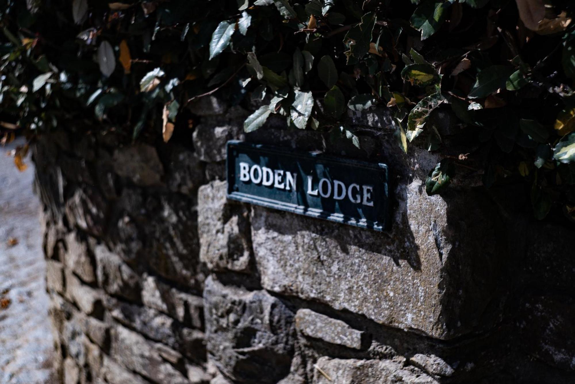 The Lodge At Bodenlodge Malahide Exterior photo